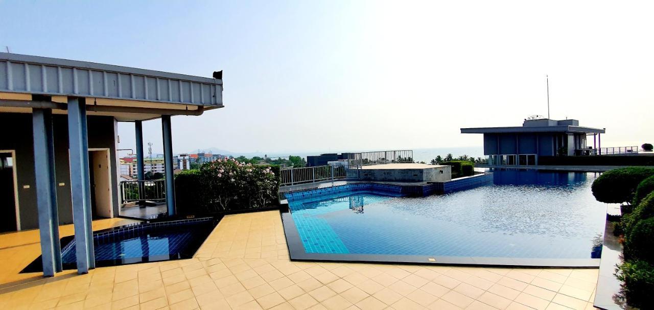 Ferienwohnung Cozy Near Beach 200M With Toproof Pool At Patio Bangsaen Exterior foto