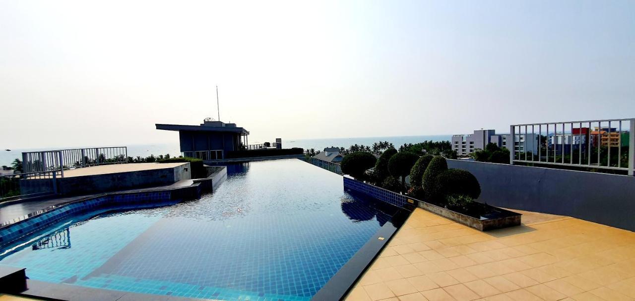 Ferienwohnung Cozy Near Beach 200M With Toproof Pool At Patio Bangsaen Exterior foto