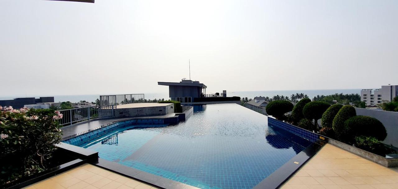 Ferienwohnung Cozy Near Beach 200M With Toproof Pool At Patio Bangsaen Exterior foto